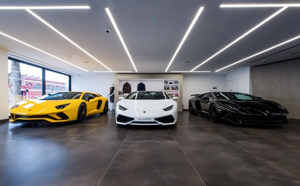 SHOWROOM FOR SALE IN CMB