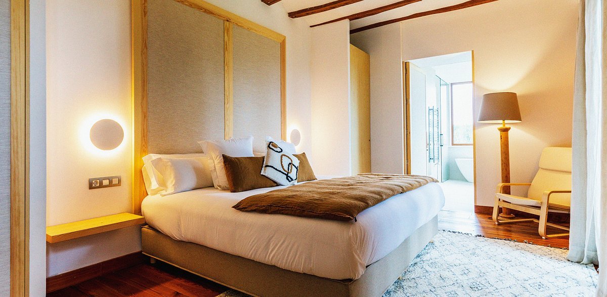 HOTEL FOR SALE IN KANDY